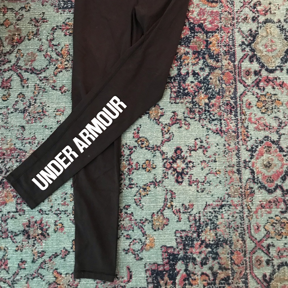 under armour leggings w logo on back leg